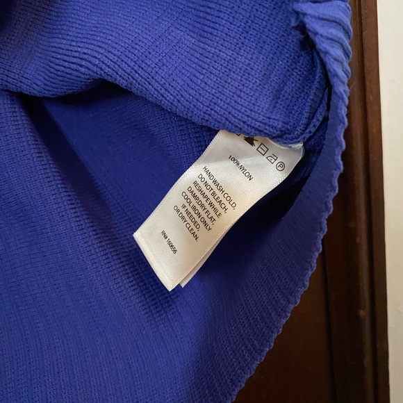 Emerald Blue Halter Tank Top - Picture 3 of 4